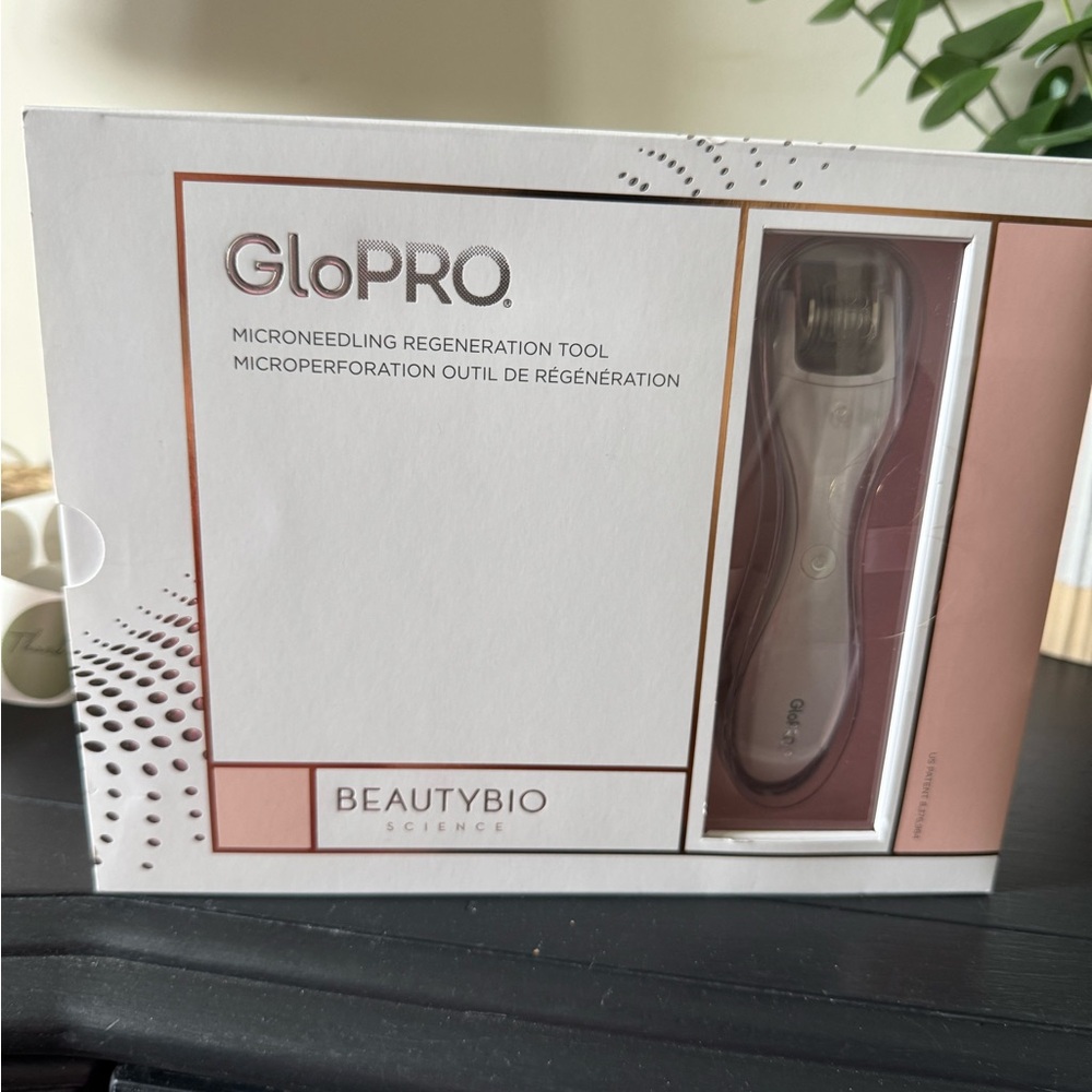 GloPRO Microneedling Regeneration Tool by BeautyBio -NIB - fast shipping
